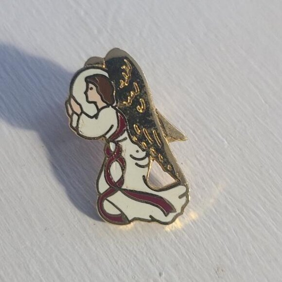 Guardian Holy Angel Vintage Lapel Pin Tie Tack Brooch - Picture 2 of 4